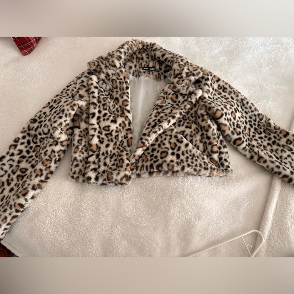 Small cheetah print cropped jacket. Used once.